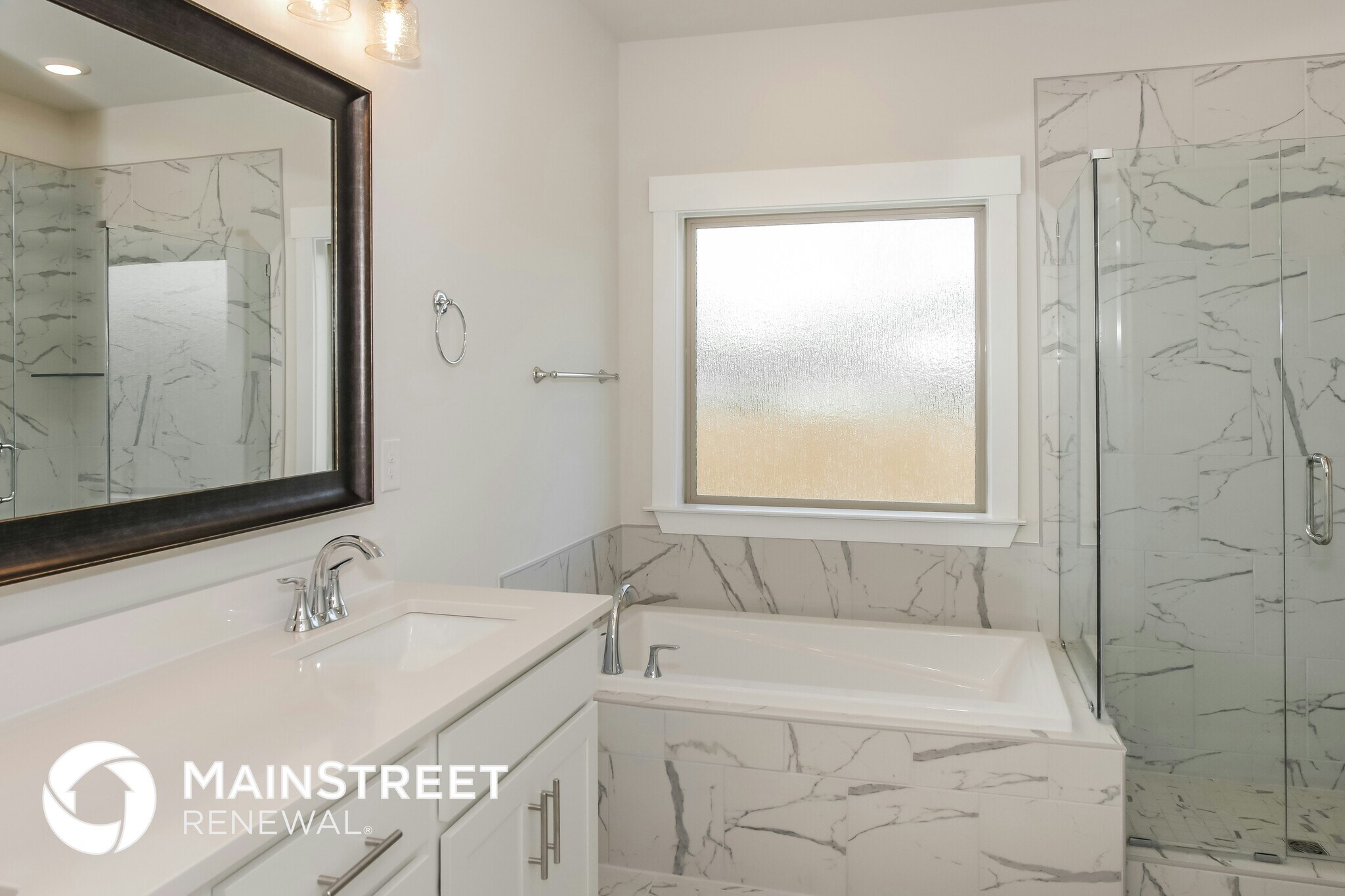 Building Photo - 14705 Greenleaf Dr