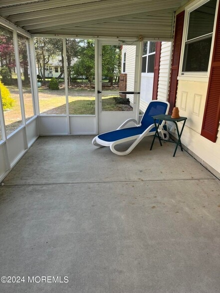 Large relaxing space - 7A Ivy St