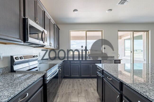 Building Photo - Coming Soon  Mid May 2026!- 4bdrm 3bath - 1 acre horse property