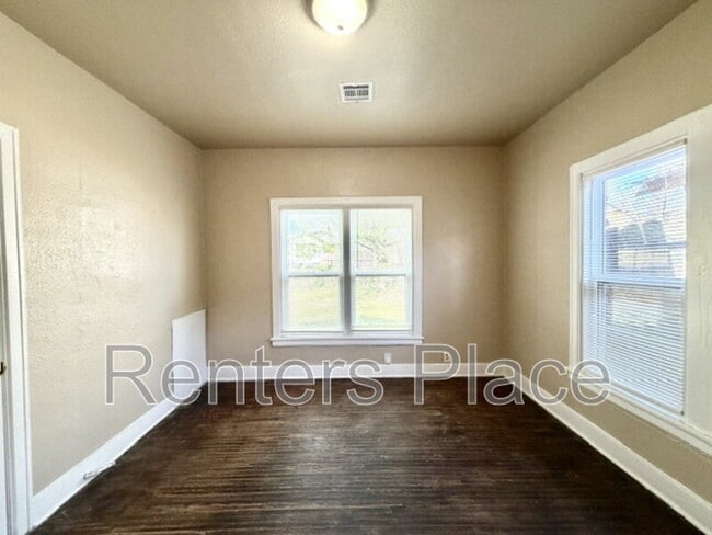 Building Photo - 120 N Birmingham Pl