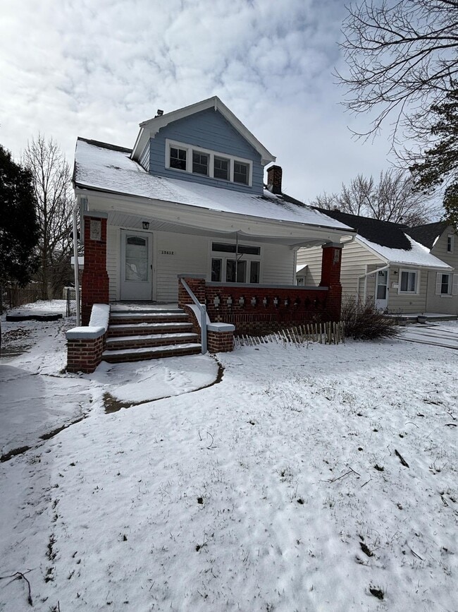 Building Photo - 15612 Cloverside Ave