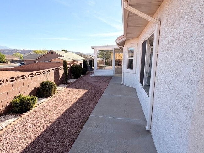 Building Photo - Snow Canyon Views!