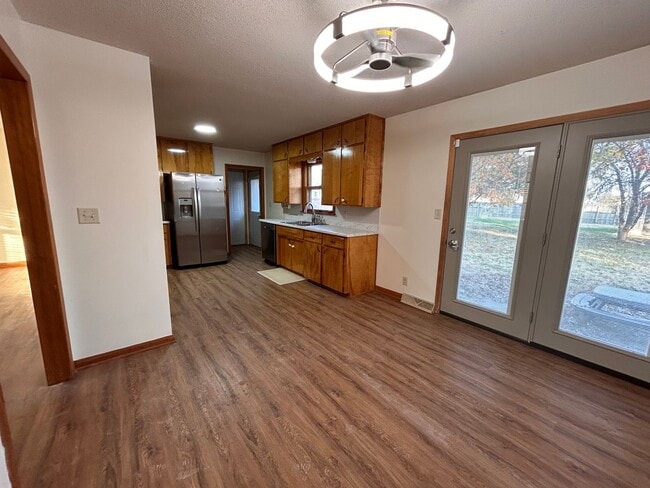 Building Photo - 4 Bed 2 Bath Home In Andover!