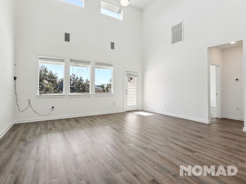 Building Photo - 272 Geminiflora Bend