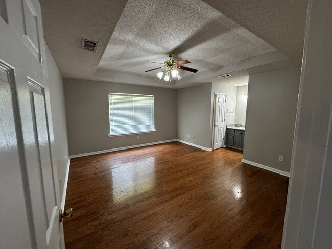 Building Photo - Home for Rent