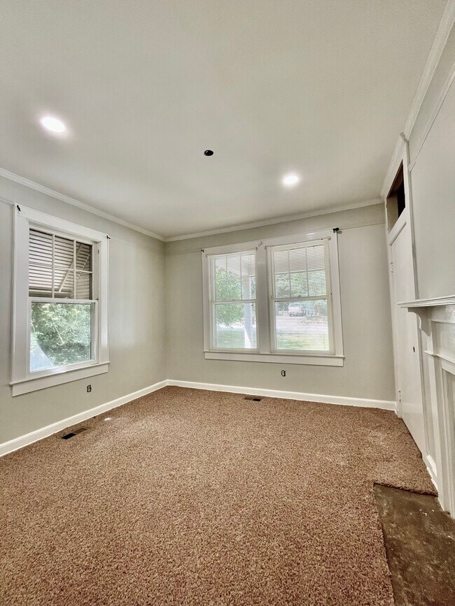 Building Photo - 211 North St