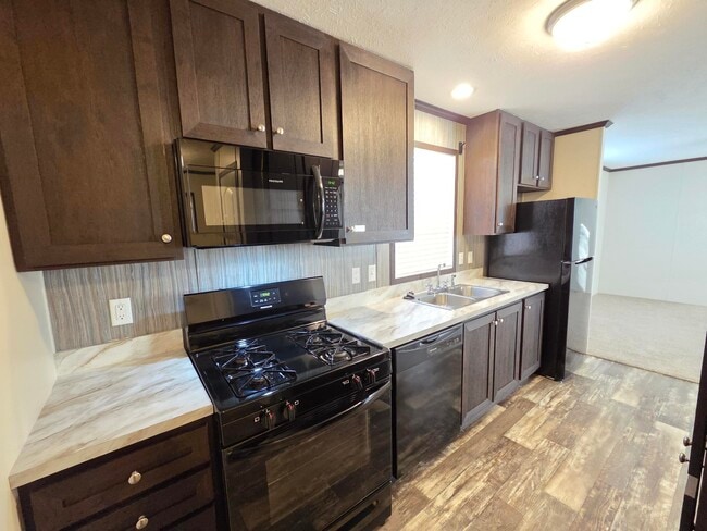 Primary Photo - 117 Beech