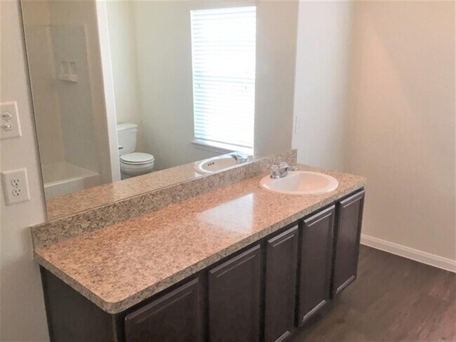 Building Photo - 22267 Doubletree Park Dr