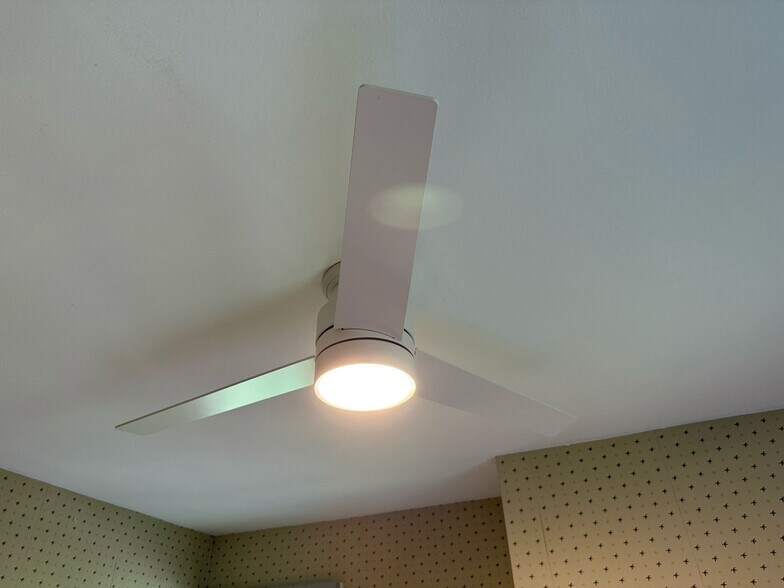 Building Photo - 2402 Delgado Dr