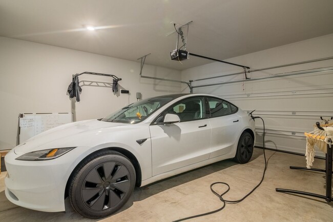 Building Photo - Like New Home in Grovetown