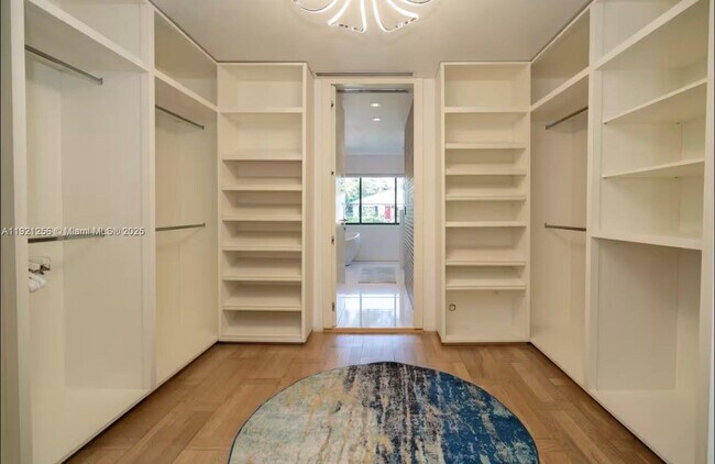 Building Photo - 45 SW 28th Rd