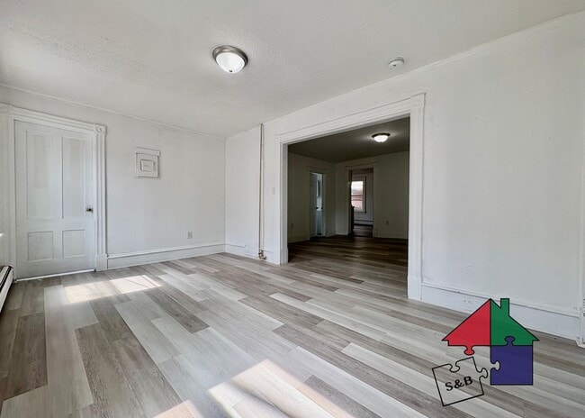 Building Photo - 94 Malletts Bay Ave