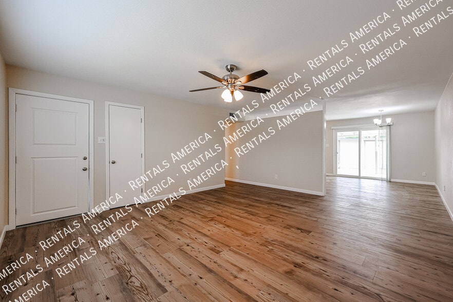 Building Photo - 13861 N 48th Ave