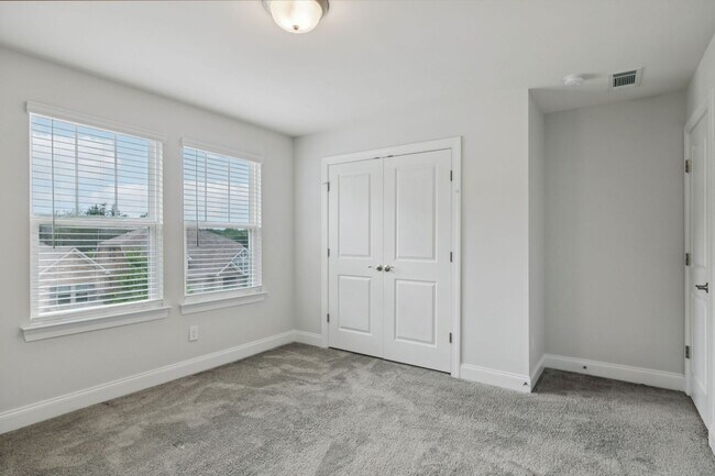 Building Photo - Clover Glen Rental