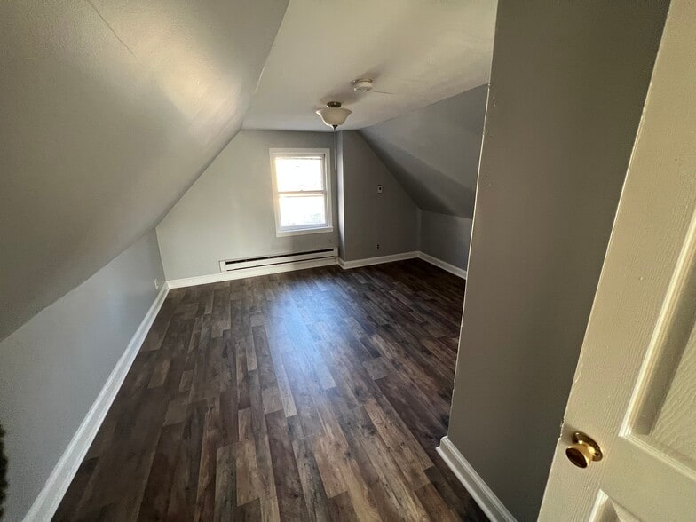 Building Photo - 26 Highland Ln