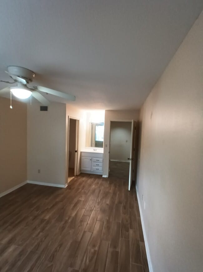 Building Photo - 7330 Westpointe Blvd