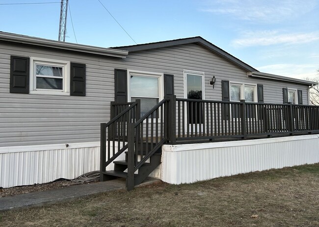 Building Photo - 3 Bedroom 2 Bathroom Home in Johnson City, TN