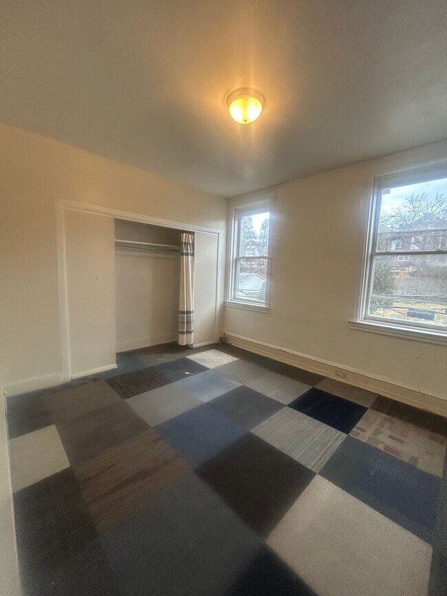 Building Photo - 2211 N 4th St