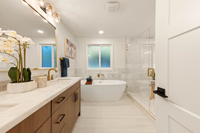 Building Photo - Luxury Executive Woodinville Retreat | Fully Renovated | Sauna | 1.84 Acres | Minutes to Microsof...