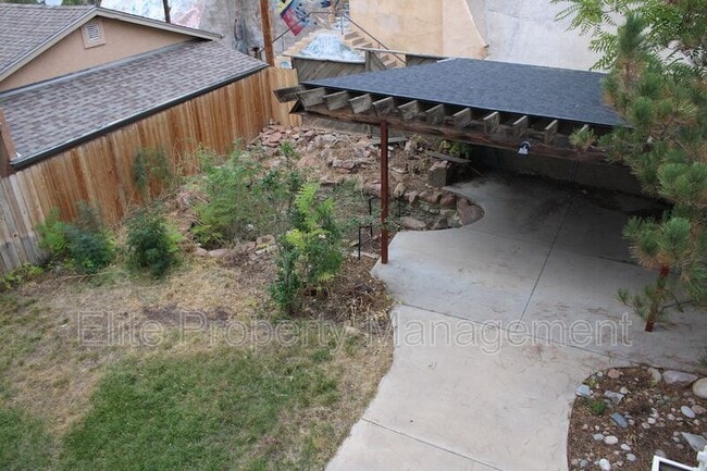 Building Photo - 511 W 13th St