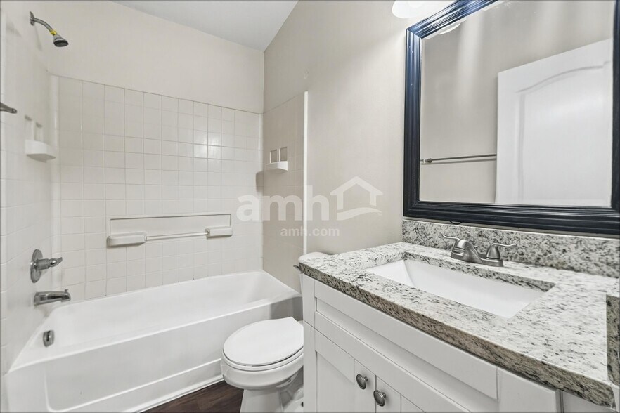 Building Photo - 18534 Kentisbury Ct