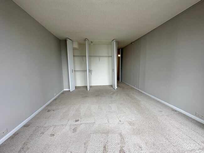 Building Photo - 155 N Harbor Dr
