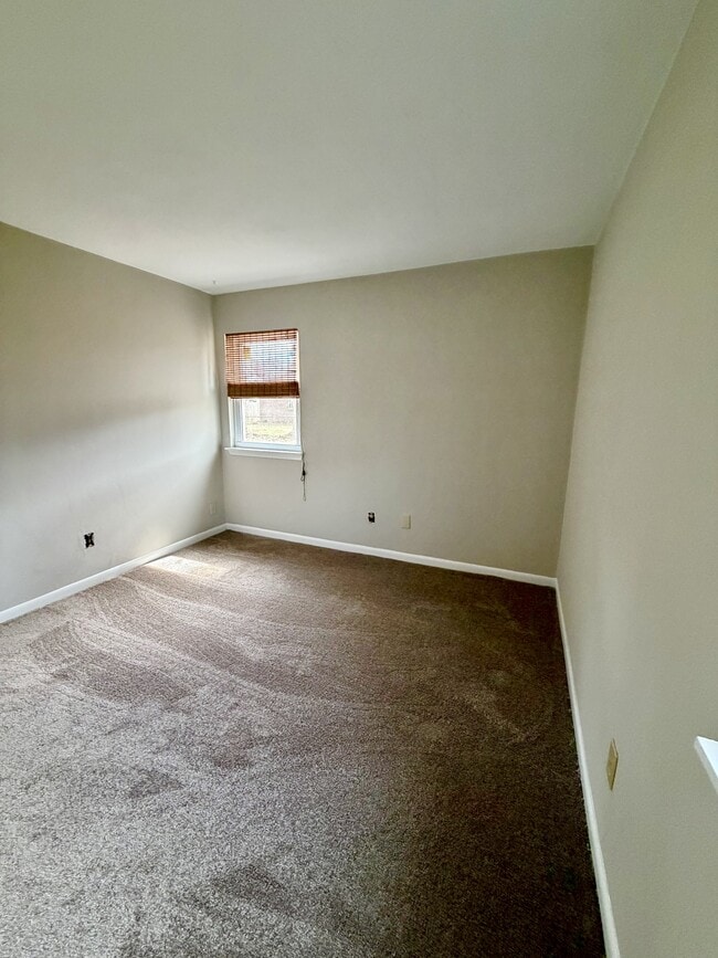 Building Photo - 5667 Heathwood Ct