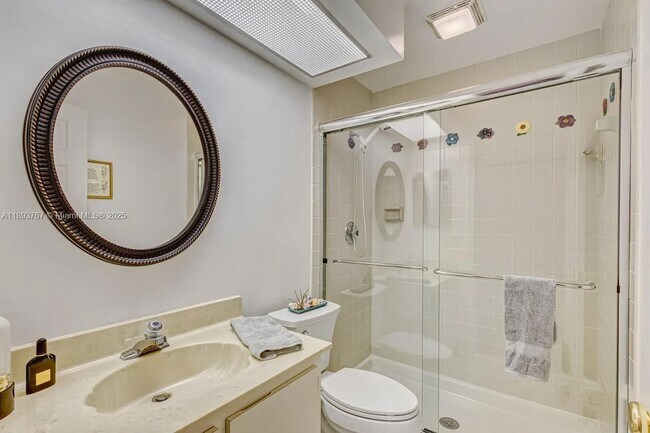 Building Photo - 12 Lexington Ln E