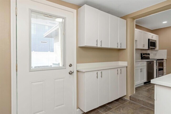 Building Photo - 4622 W El Prado Blvd