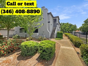 Building Photo - 5202 Laguna Oaks Dr