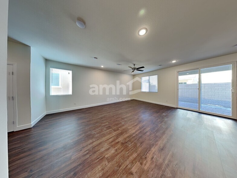Building Photo - 8830 Tiger Tooth Ave