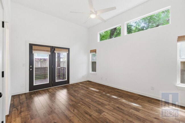 Building Photo - 13009 Lamplight Village Ave