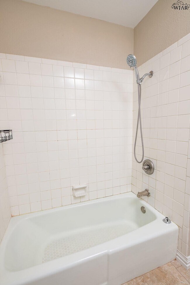 Building Photo - 1046 Jan Lee Dr