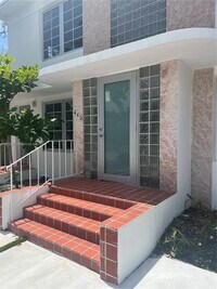 Building Photo - 440 NE 63rd St