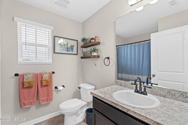 Building Photo - 2865 Firethorn Ave