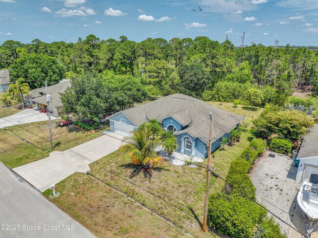 Primary Photo - 6107 NW Gause Ave