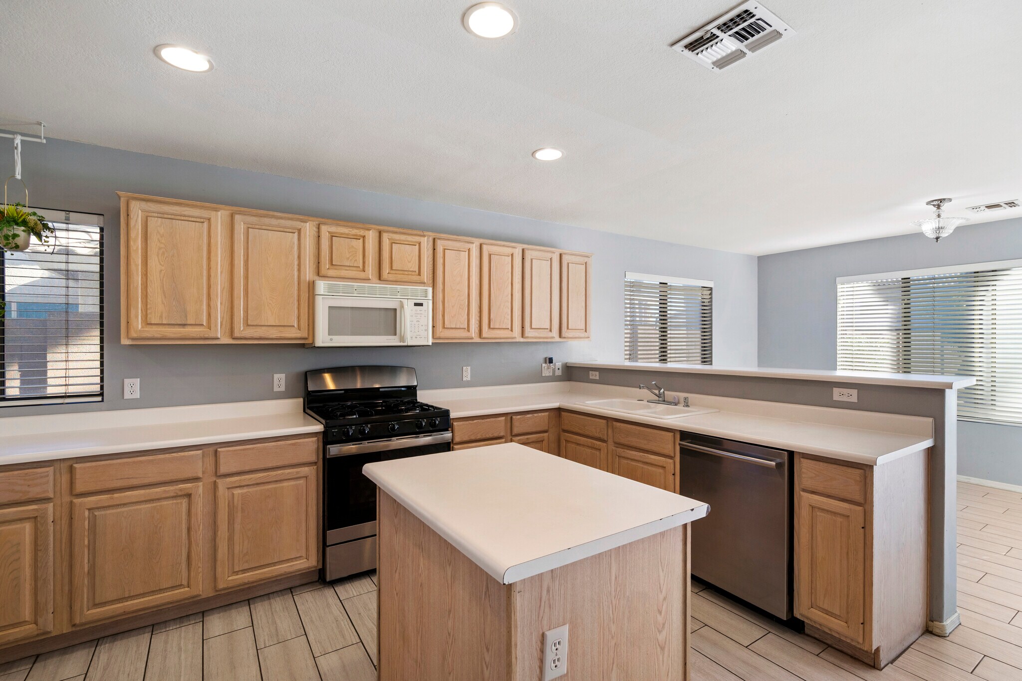 Building Photo - 4719 E Goldfinch Gate Ln