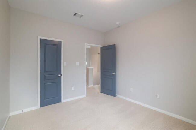 Building Photo - 4620 W William Cannon Dr