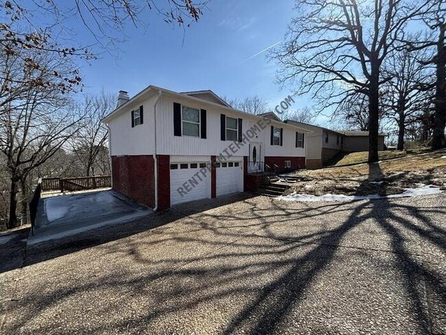 Building Photo - 322 E Lee Ave