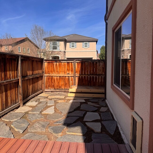 Building Photo - Beautiful Home in South Meadows!