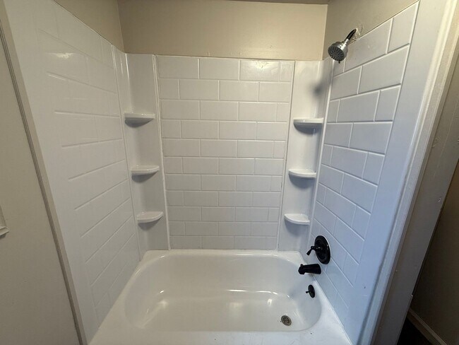 Building Photo - Renovated 3-Bedroom Home – We Welcome Sect...