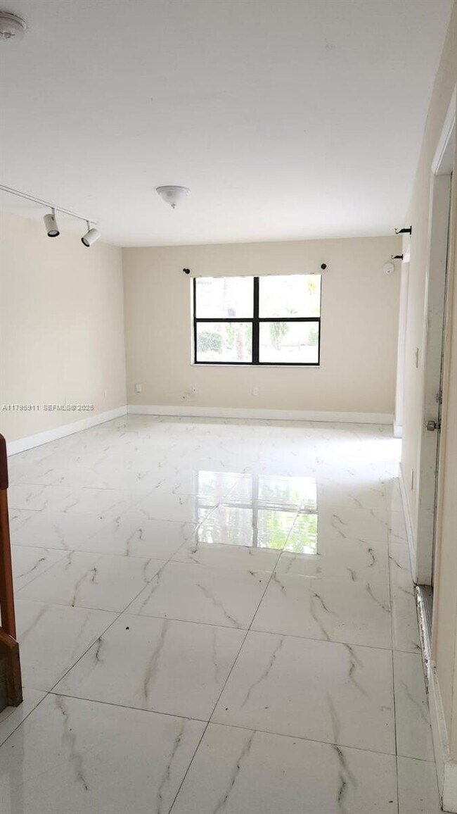 Building Photo - 14293 SW 94th Cir Ln