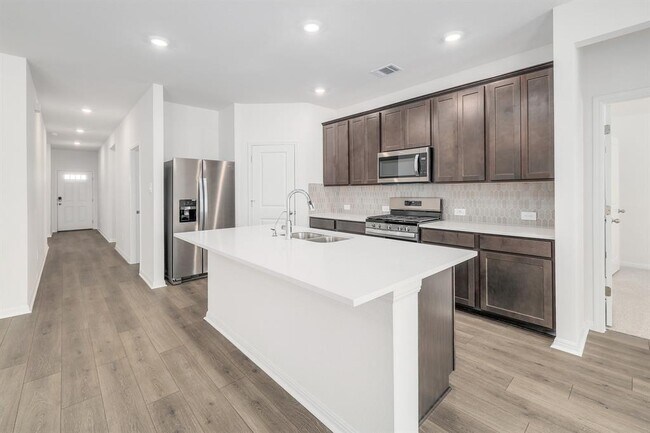 Building Photo - 105 Fossil Dr