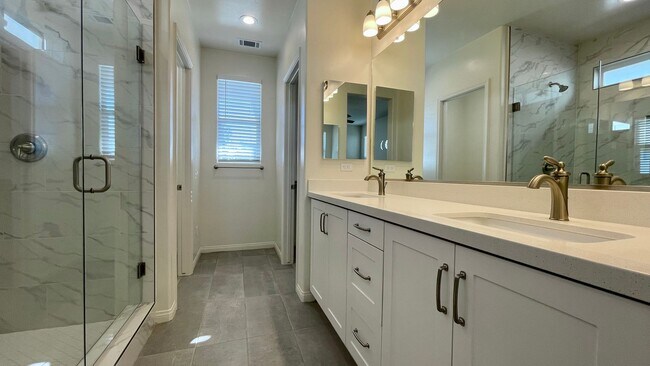 Building Photo - Single-Level 3-Bedroom House in Righetti Ranch with Air Conditioning