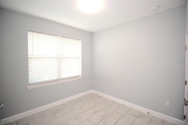 Building Photo - 23 Empress Ln
