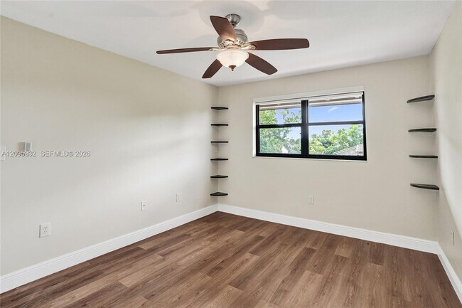Building Photo - 9946 Nob Hill Pl