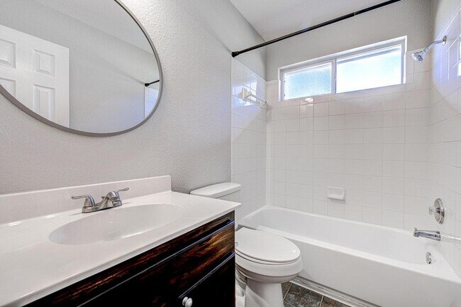Building Photo - 1111 Whitley Dr