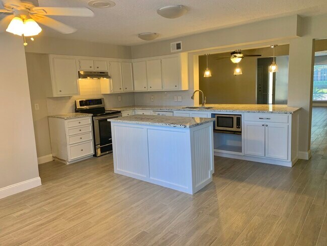 Kitchen - 3214 Continental Dr