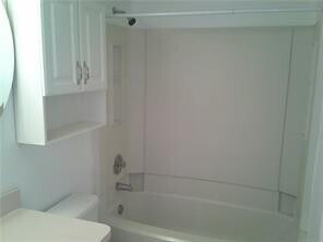 Building Photo - 2771 Riverside Dr