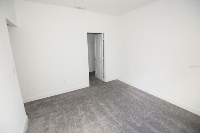 Building Photo - 460 Lake Shore Pkwy